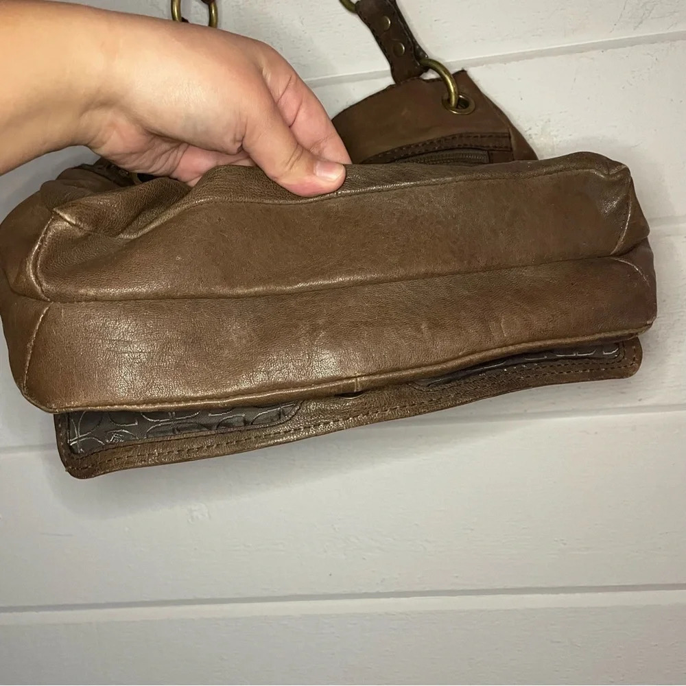 Fossil Long Live Vintage Brown Leather Brass
Studded Shoulder Hobo Bag Purse - Picture 11 of 17
